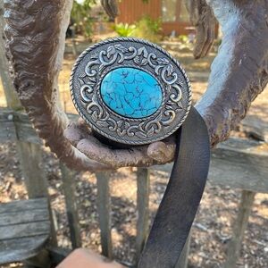 AMANDA SMITH LEATHER BELT WITH FAUX TURQUOISE Size 40